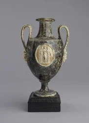 Urna, c. 1778 (stengods)